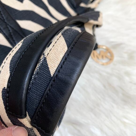 MICHAEL KORS X-Large Black/White Zebra Pattern Canvas Beach Tote Leather Trim - Picture 7 of 16